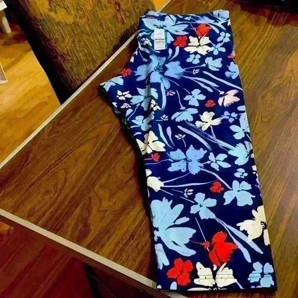 Fitted Capri ⭐️ - Picture 5 of 7